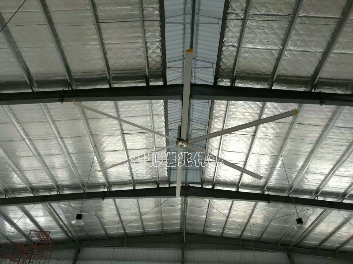 廠房降溫通風、鋼結構廠房通風降溫方案、廠房車間通風降溫方案、大型工業(yè)風扇、物流倉儲大風扇、大吊扇、工業(yè)風扇、廠房車間降溫設備、廠房車間通風設備、車間溫控設備、工業(yè)大吊扇、工業(yè)大風扇、工業(yè)節(jié)能風扇、湖北瑞兆偉業(yè)通風降溫科技有限公司