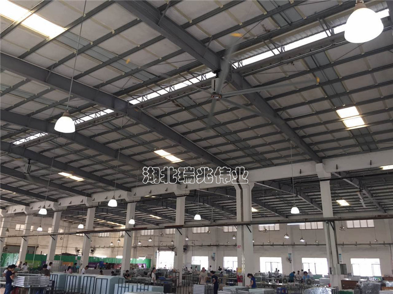 鋼結構廠房通風降溫方案、大型工業(yè)風扇、物流倉儲大風扇、大吊扇、工業(yè)風扇、車間溫控設備、工業(yè)大吊扇、工業(yè)大風扇、工業(yè)節(jié)能風扇一站式服務及廠房車間通風降溫方案與廠房車間通風降溫設備