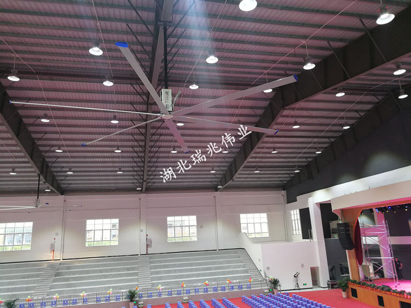 鋼結(jié)構(gòu)廠房通風降溫方案、廠房車間通風降溫方案、大型工業(yè)風扇、物流倉儲大風扇、大吊扇、工業(yè)風扇、廠房車間降溫設備、廠房車間通風設備、車間溫控設備、工業(yè)大吊扇、工業(yè)大風扇、工業(yè)節(jié)能風扇、湖北瑞兆偉業(yè)通風降溫科技有限公司