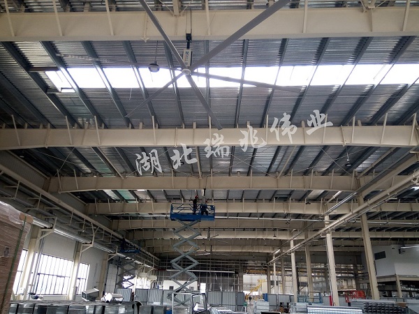 瑞泰風(fēng)工業(yè)大風(fēng)扇，工業(yè)大風(fēng)扇，瑞泰風(fēng)大型工業(yè)風(fēng)扇，高大廠房降溫通風(fēng)，廠房降溫通風(fēng)改善方案